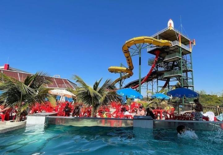 Апартаменты Piazza Diroma C/ Acqua Park - Viaggio Locacoes Por Temporada Калдас-Новас Экстерьер фото